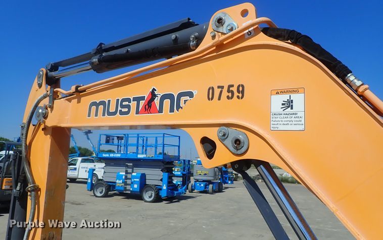 image for item DG2191 2015 Mustang 350Z NXTC  mini excavator