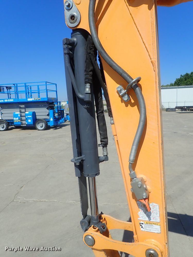 image for item DG2191 2015 Mustang 350Z NXTC  mini excavator