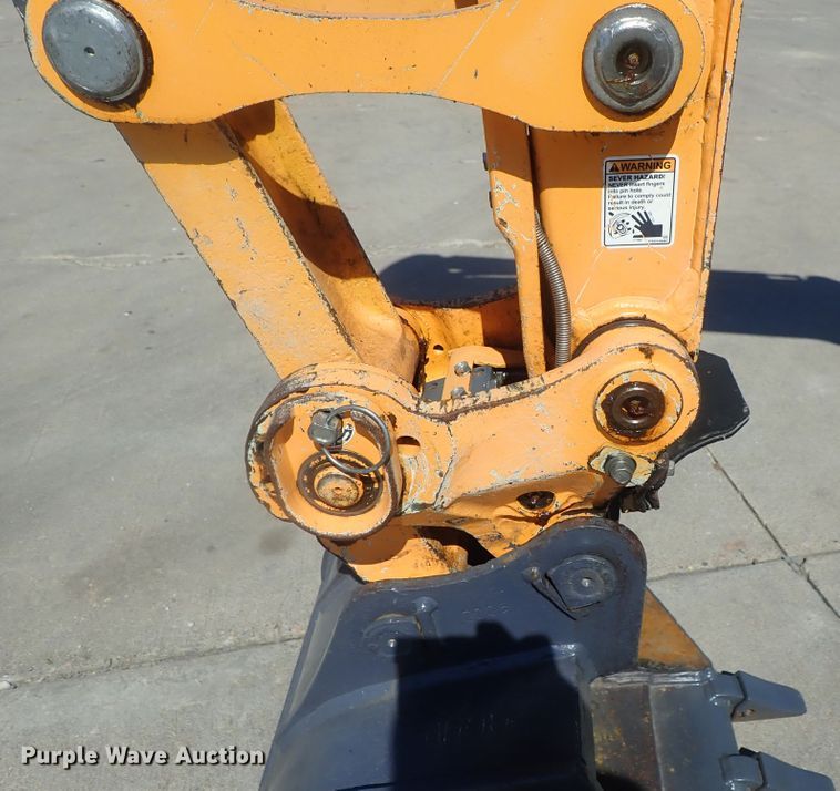 image for item DG2191 2015 Mustang 350Z NXTC  mini excavator