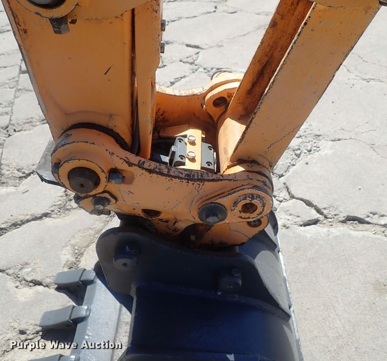 image for item DG2191 2015 Mustang 350Z NXTC  mini excavator