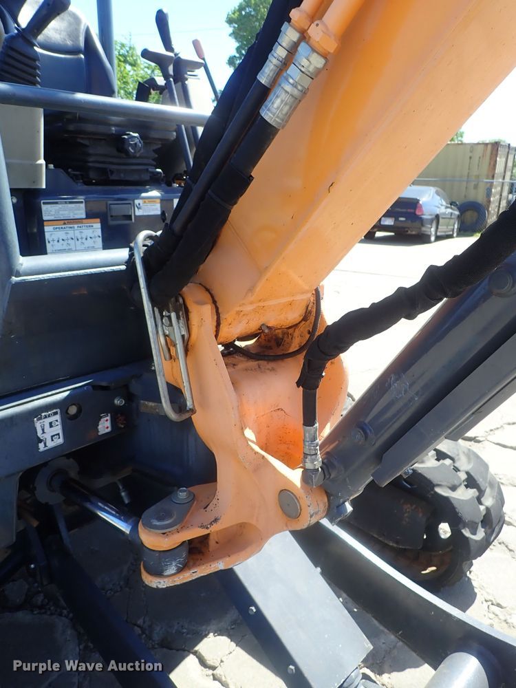 image for item DG2191 2015 Mustang 350Z NXTC  mini excavator