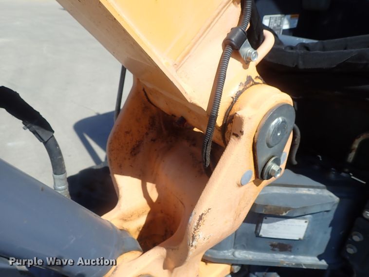 image for item DG2191 2015 Mustang 350Z NXTC  mini excavator