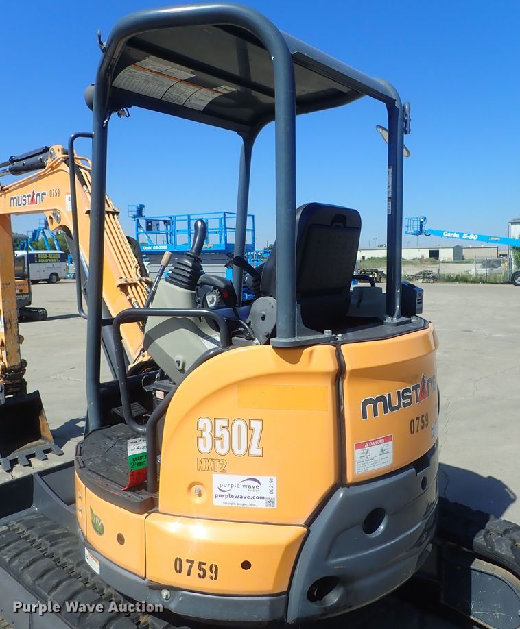 image for item DG2191 2015 Mustang 350Z NXTC  mini excavator