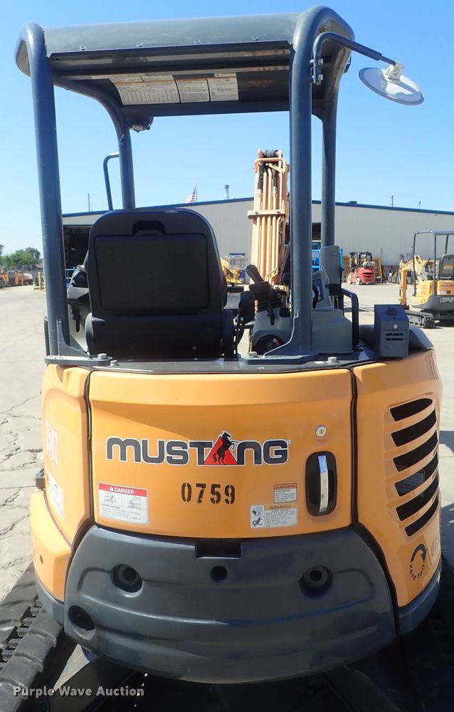 image for item DG2191 2015 Mustang 350Z NXTC  mini excavator