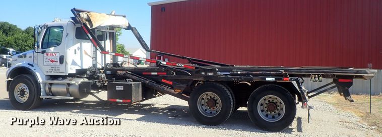 image for item DG2204 2009 Freightliner Business Class M2  roll-off container truck