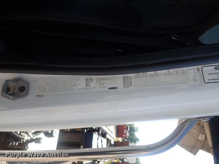 image for item DG2204 2009 Freightliner Business Class M2  roll-off container truck