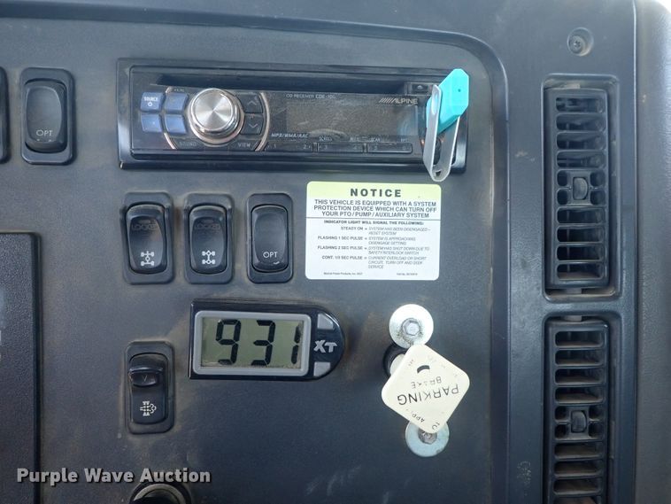 image for item DG2204 2009 Freightliner Business Class M2  roll-off container truck