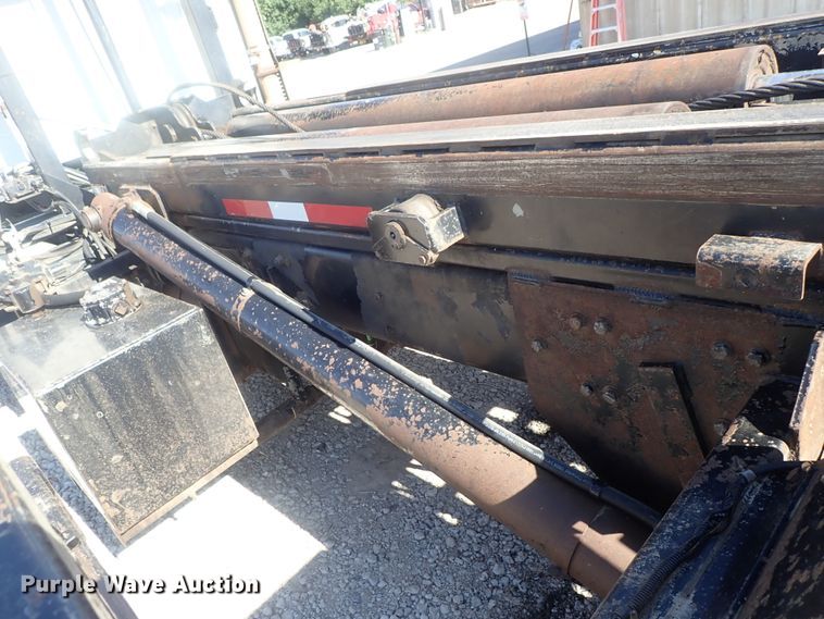 image for item DG2204 2009 Freightliner Business Class M2  roll-off container truck