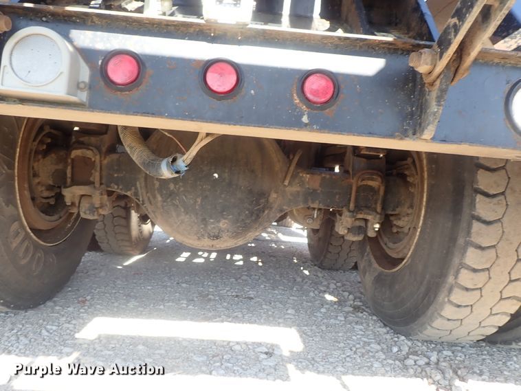 image for item DG2204 2009 Freightliner Business Class M2  roll-off container truck