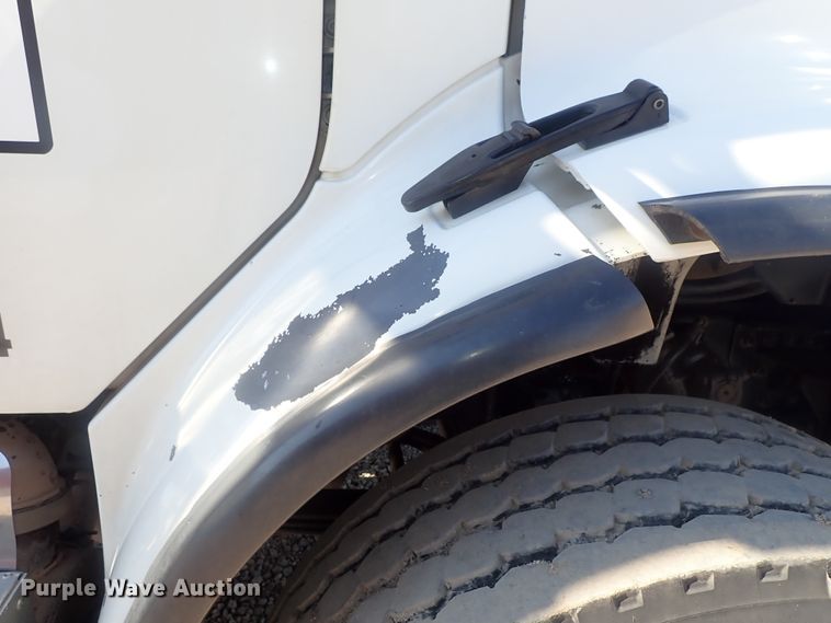 image for item DG2204 2009 Freightliner Business Class M2  roll-off container truck