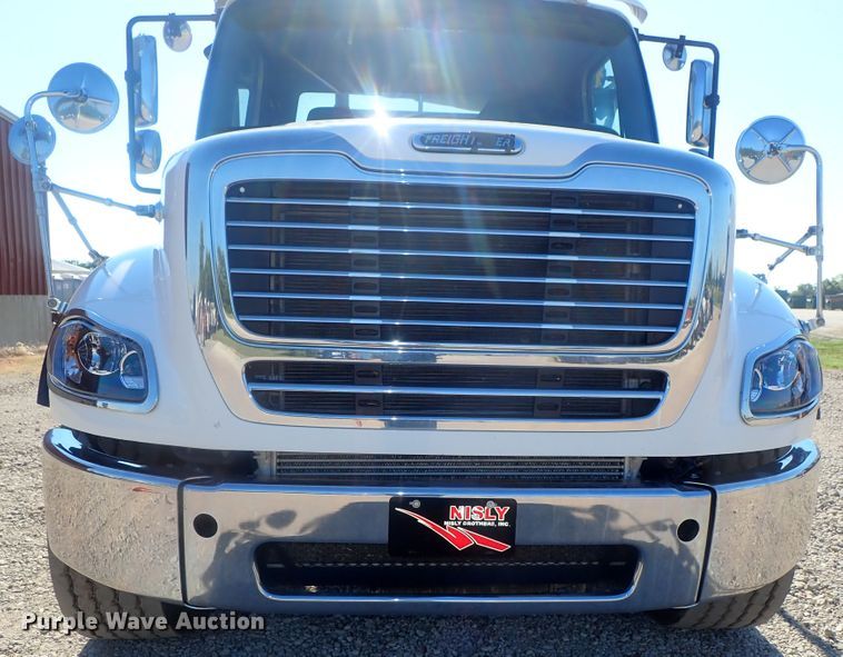 image for item DG2204 2009 Freightliner Business Class M2  roll-off container truck