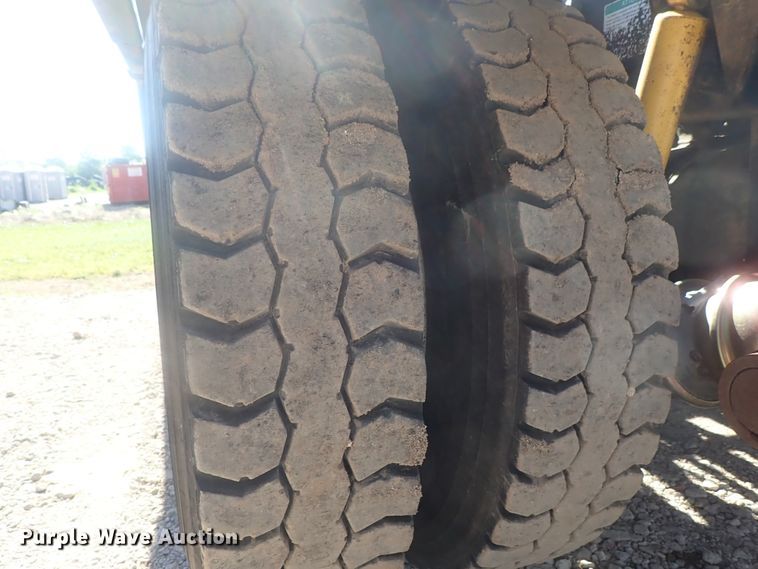 image for item DG2204 2009 Freightliner Business Class M2  roll-off container truck