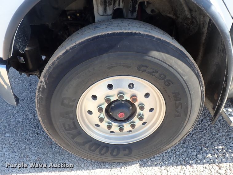 image for item DG2204 2009 Freightliner Business Class M2  roll-off container truck