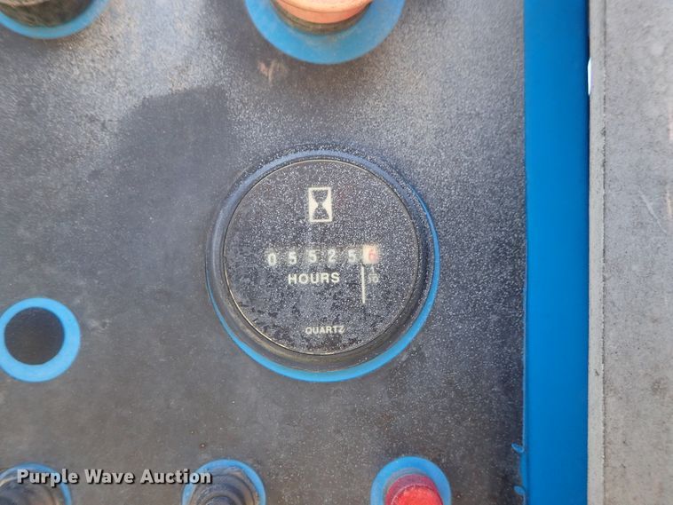 image for item DG2205 1999 Genie S-40  boom lift