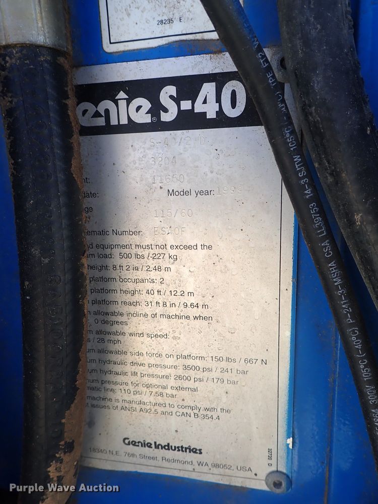 image for item DG2205 1999 Genie S-40  boom lift