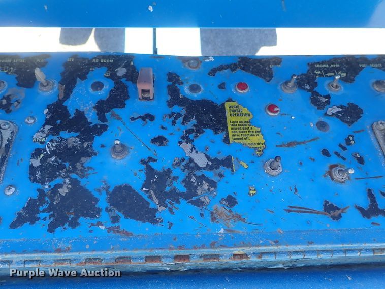 image for item DG2205 1999 Genie S-40  boom lift