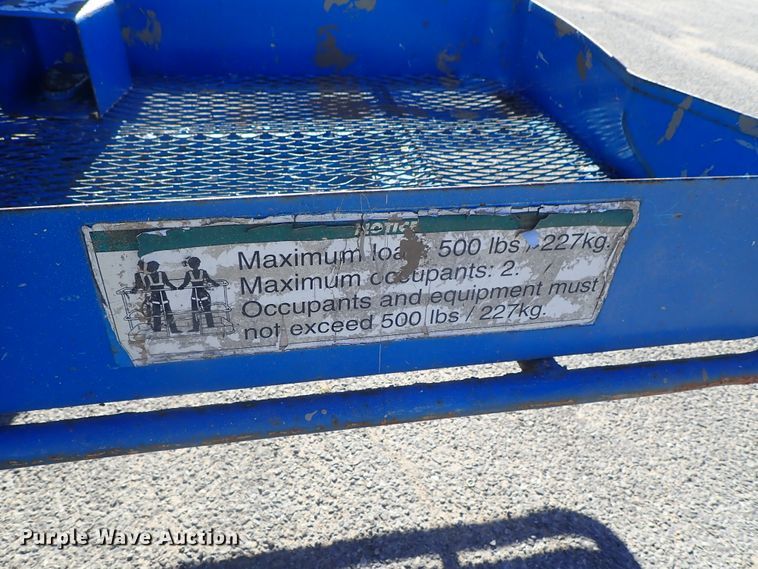 image for item DG2205 1999 Genie S-40  boom lift