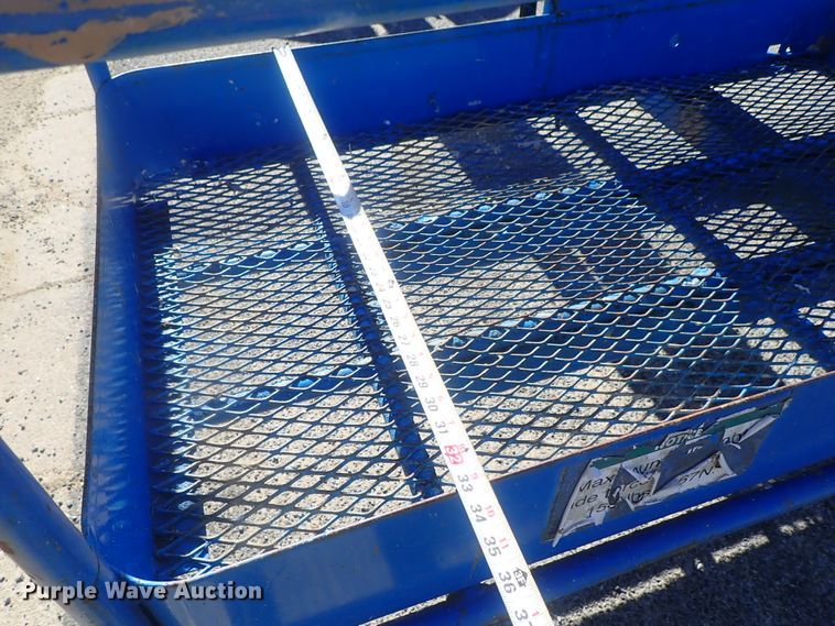 image for item DG2205 1999 Genie S-40  boom lift