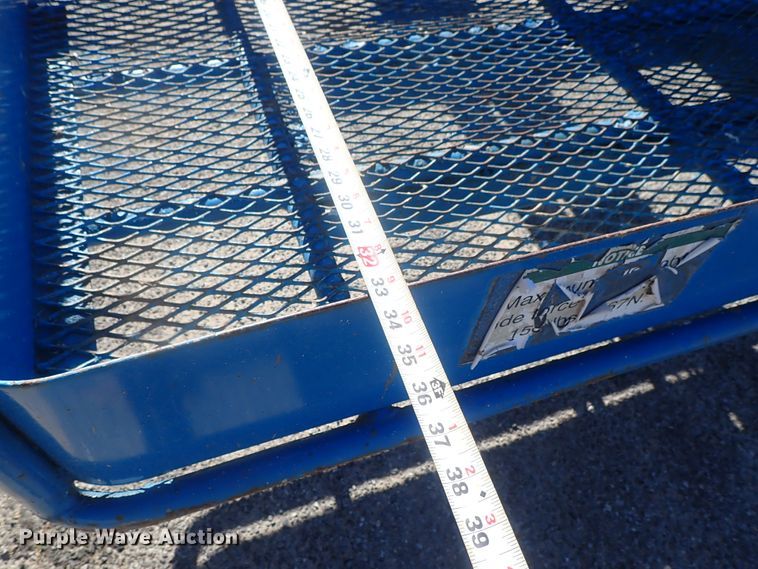 image for item DG2205 1999 Genie S-40  boom lift