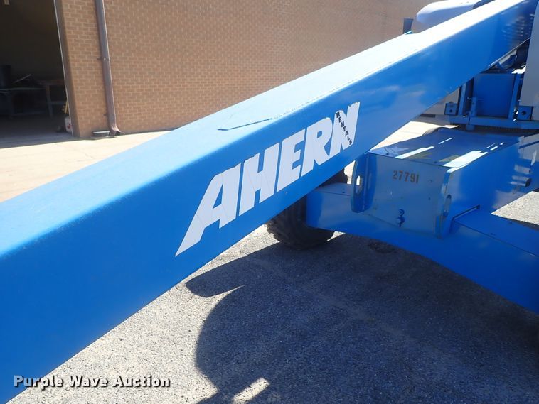 image for item DG2205 1999 Genie S-40  boom lift