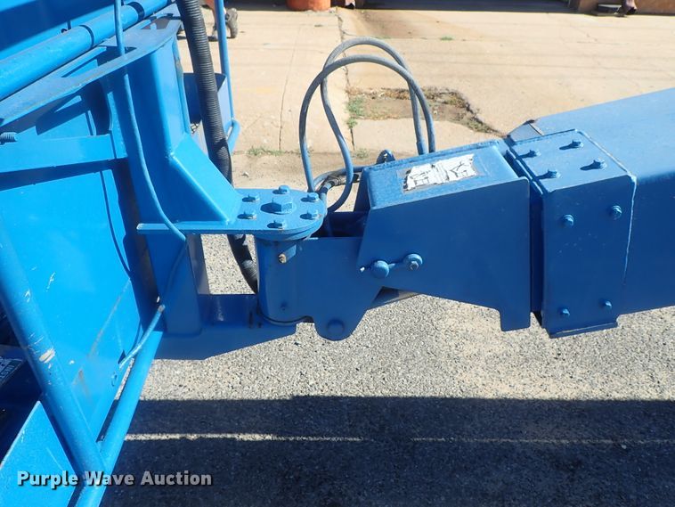image for item DG2205 1999 Genie S-40  boom lift