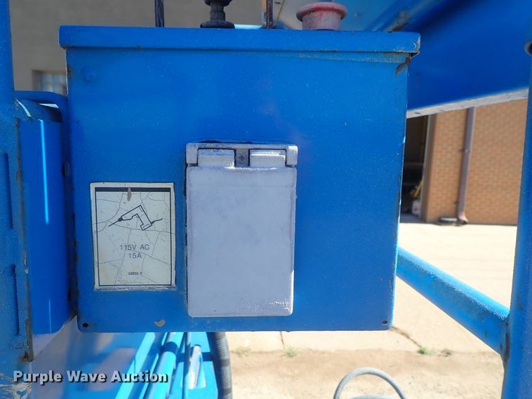 image for item DG2205 1999 Genie S-40  boom lift