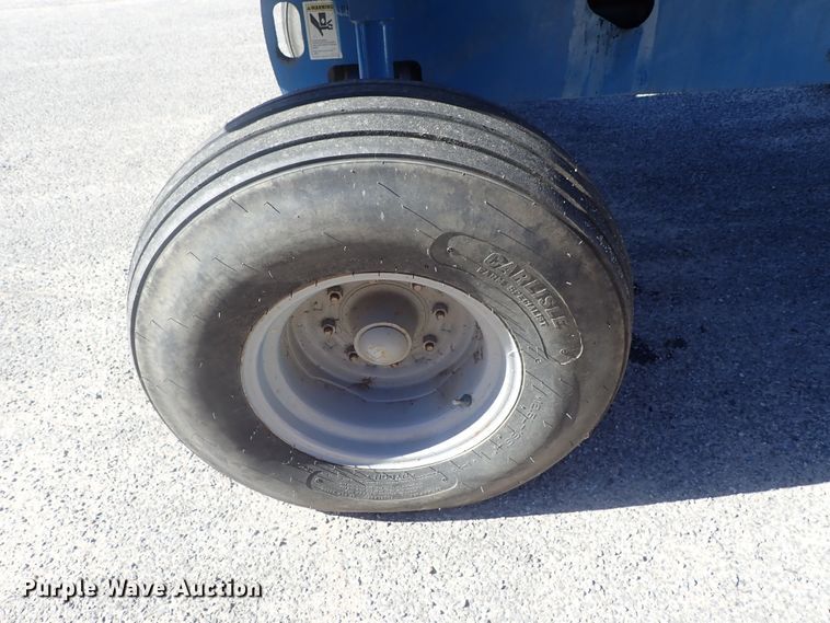 image for item DG2205 1999 Genie S-40  boom lift