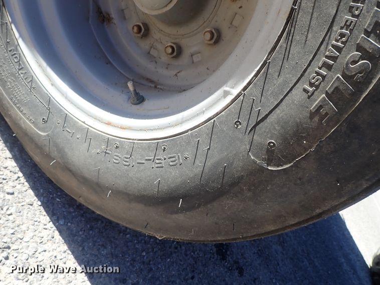 image for item DG2205 1999 Genie S-40  boom lift