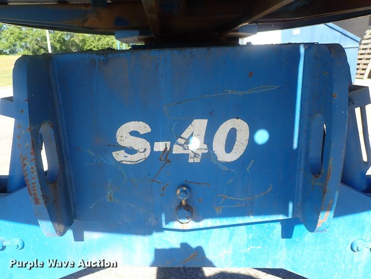 image for item DG2205 1999 Genie S-40  boom lift