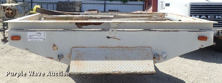 image for item DG2230 1977 Hyster drop deck equipment trailer