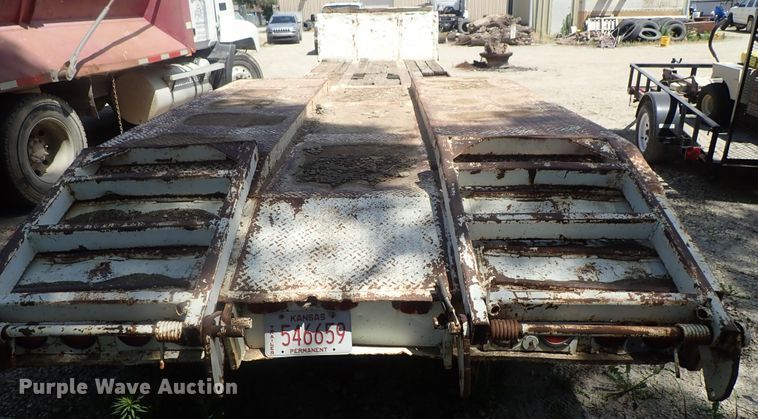 image for item DG2230 1977 Hyster drop deck equipment trailer