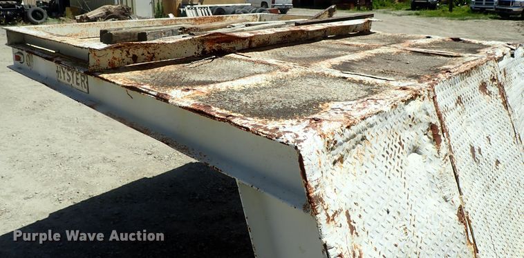 image for item DG2230 1977 Hyster drop deck equipment trailer