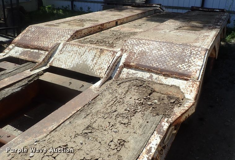 image for item DG2230 1977 Hyster drop deck equipment trailer