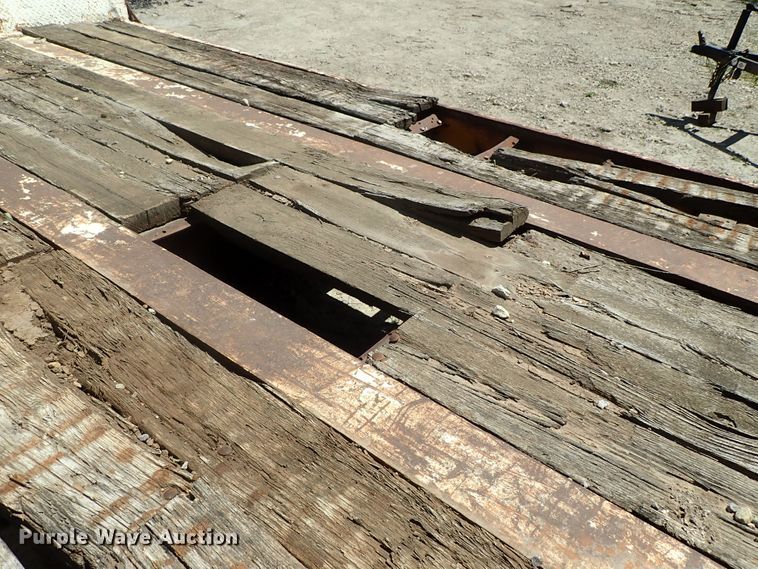 image for item DG2230 1977 Hyster drop deck equipment trailer