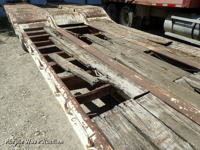 image for item DG2230 1977 Hyster drop deck equipment trailer