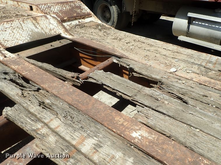 image for item DG2230 1977 Hyster drop deck equipment trailer