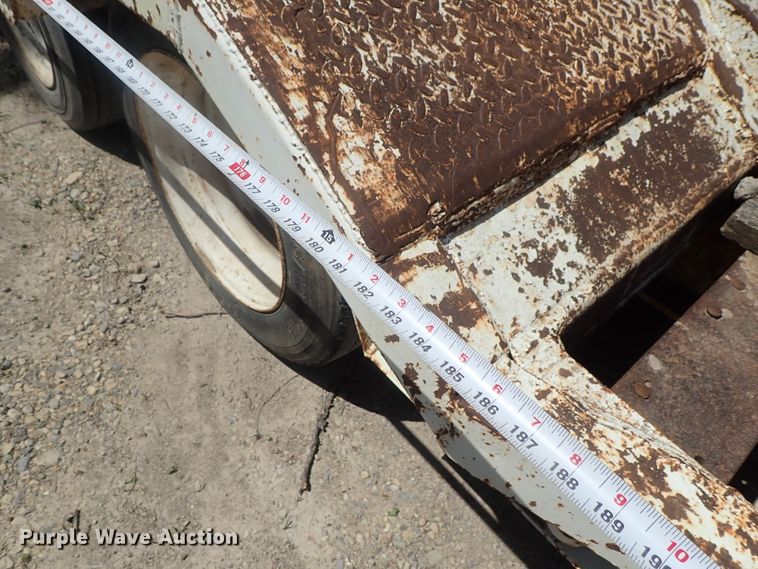 image for item DG2230 1977 Hyster drop deck equipment trailer