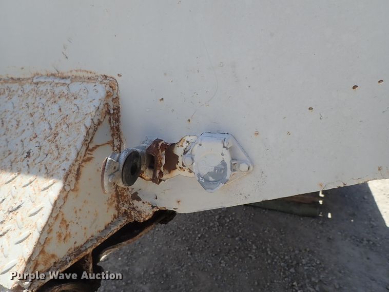 image for item DG2230 1977 Hyster drop deck equipment trailer