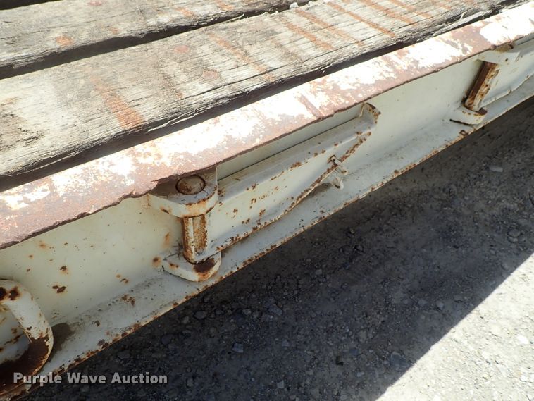 image for item DG2230 1977 Hyster drop deck equipment trailer