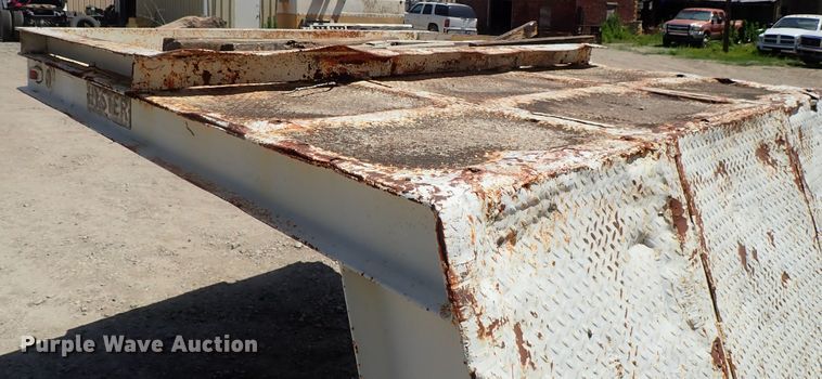 image for item DG2230 1977 Hyster drop deck equipment trailer