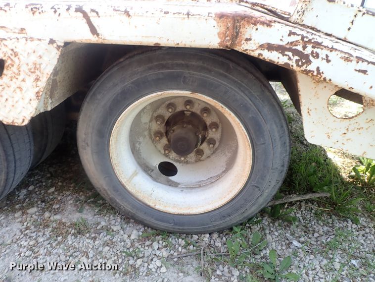 image for item DG2230 1977 Hyster drop deck equipment trailer