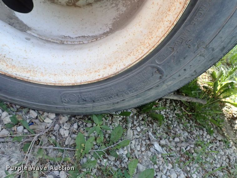 image for item DG2230 1977 Hyster drop deck equipment trailer