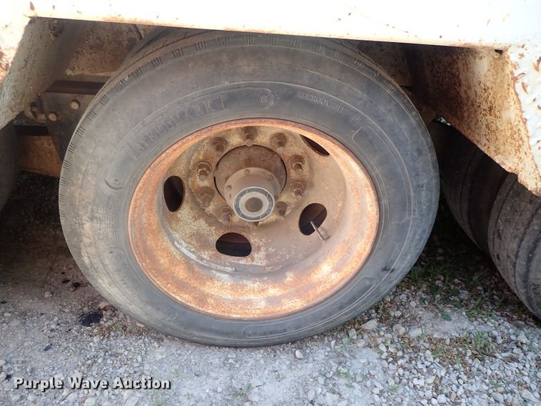 image for item DG2230 1977 Hyster drop deck equipment trailer