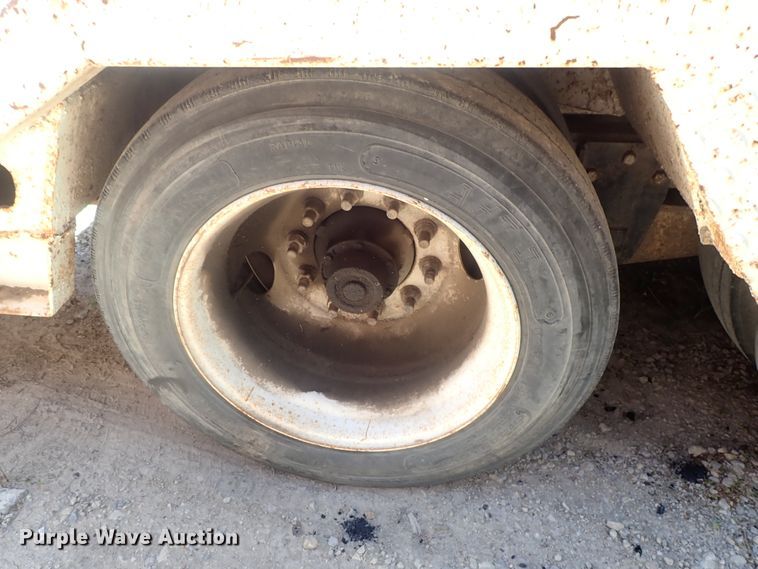 image for item DG2230 1977 Hyster drop deck equipment trailer