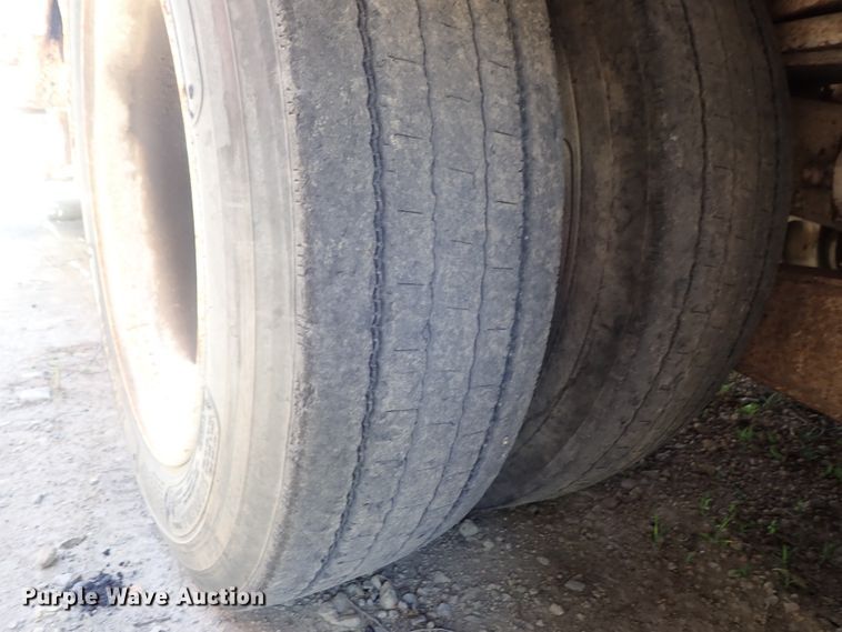 image for item DG2230 1977 Hyster drop deck equipment trailer