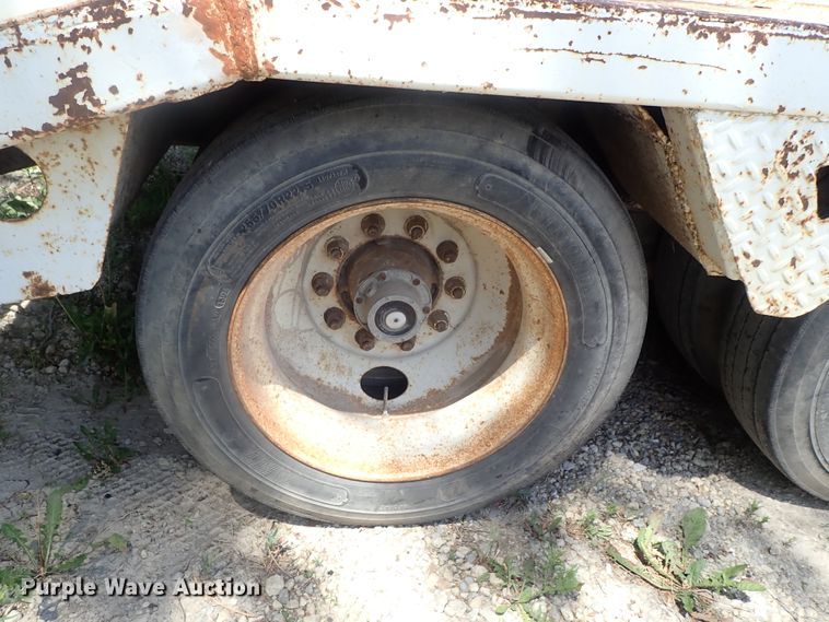 image for item DG2230 1977 Hyster drop deck equipment trailer