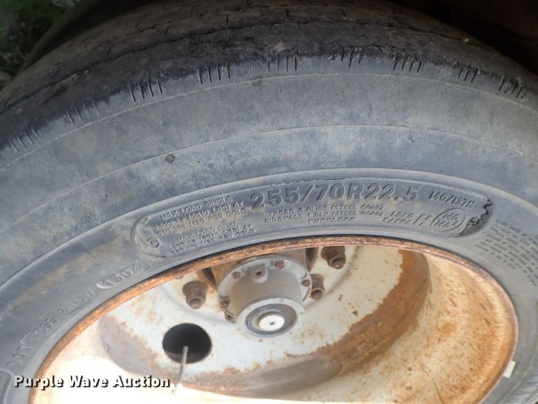 image for item DG2230 1977 Hyster drop deck equipment trailer