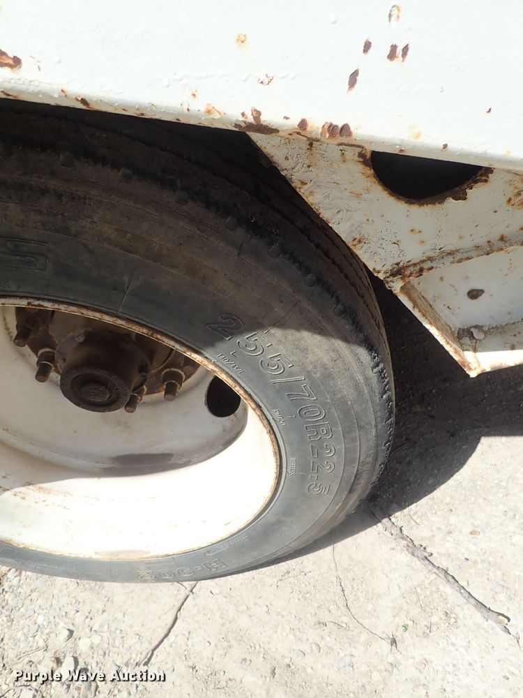 image for item DG2230 1977 Hyster drop deck equipment trailer