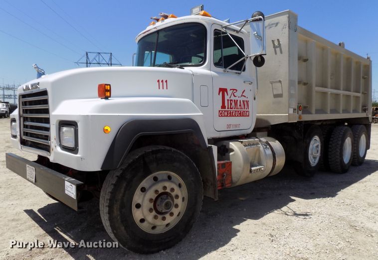 image for item DG2603 1994 Mack RD688S  dump truck