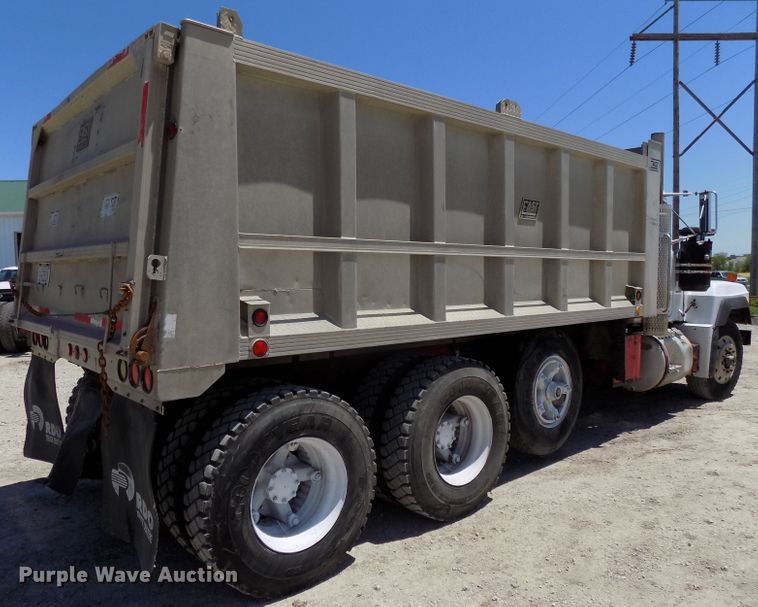 image for item DG2603 1994 Mack RD688S  dump truck
